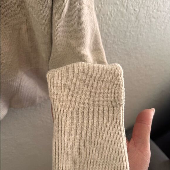 Lululemon Athletica Cream V-Neck Sweater - Picture 3 of 5